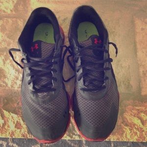 Men’s tennis shoes